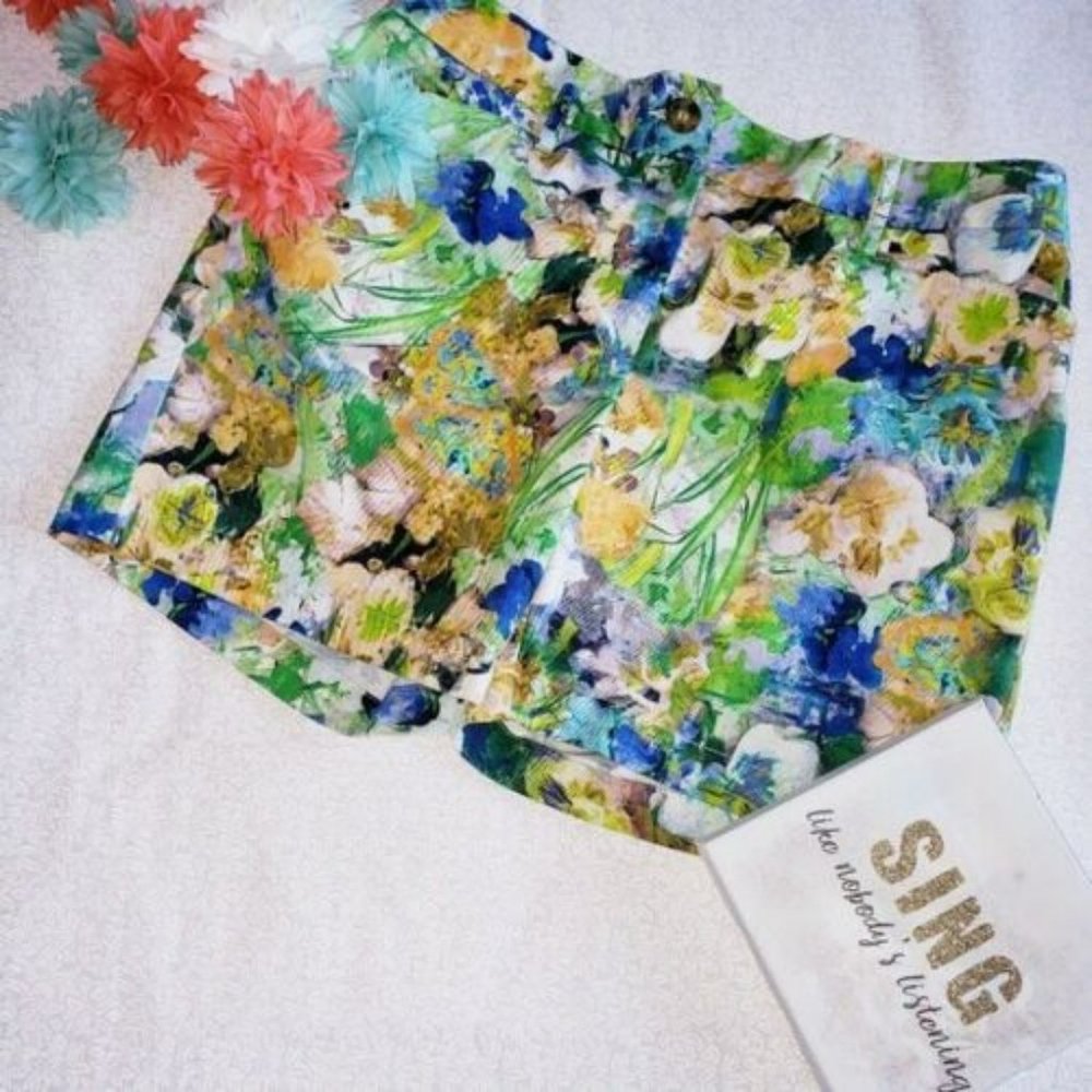 Lands End Colorful Watercolor Mid-Rise Shorts